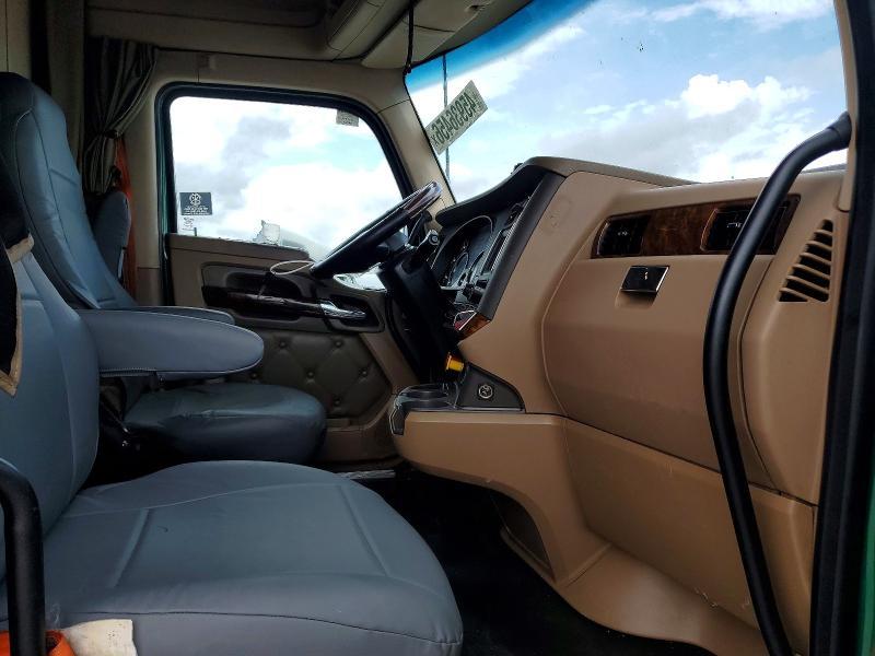 2019 Kenworth T680 Semi Truck