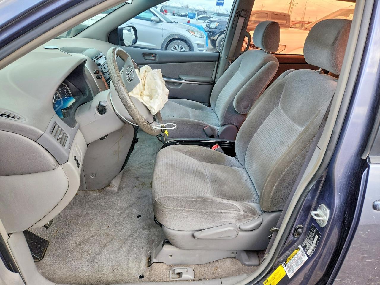 2006 Toyota Sienna ce 8 Passenger