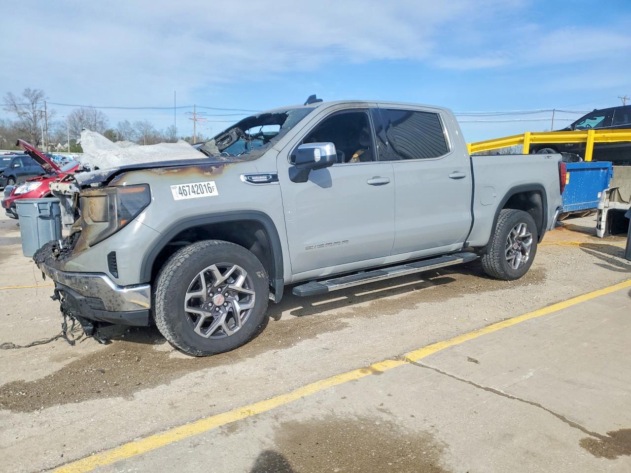 2025 GMC Sierra K1500 SLE