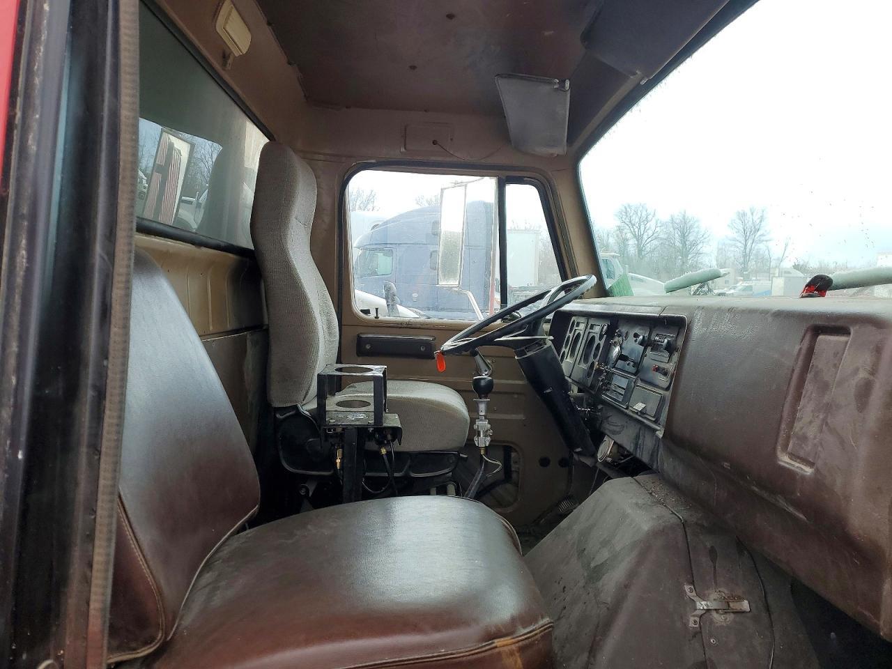 1984 International F1954 Grain Truck