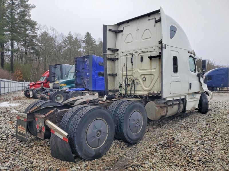 2018 Freigliner 2018 Freightliner Cascadia 126 Semi Truck
