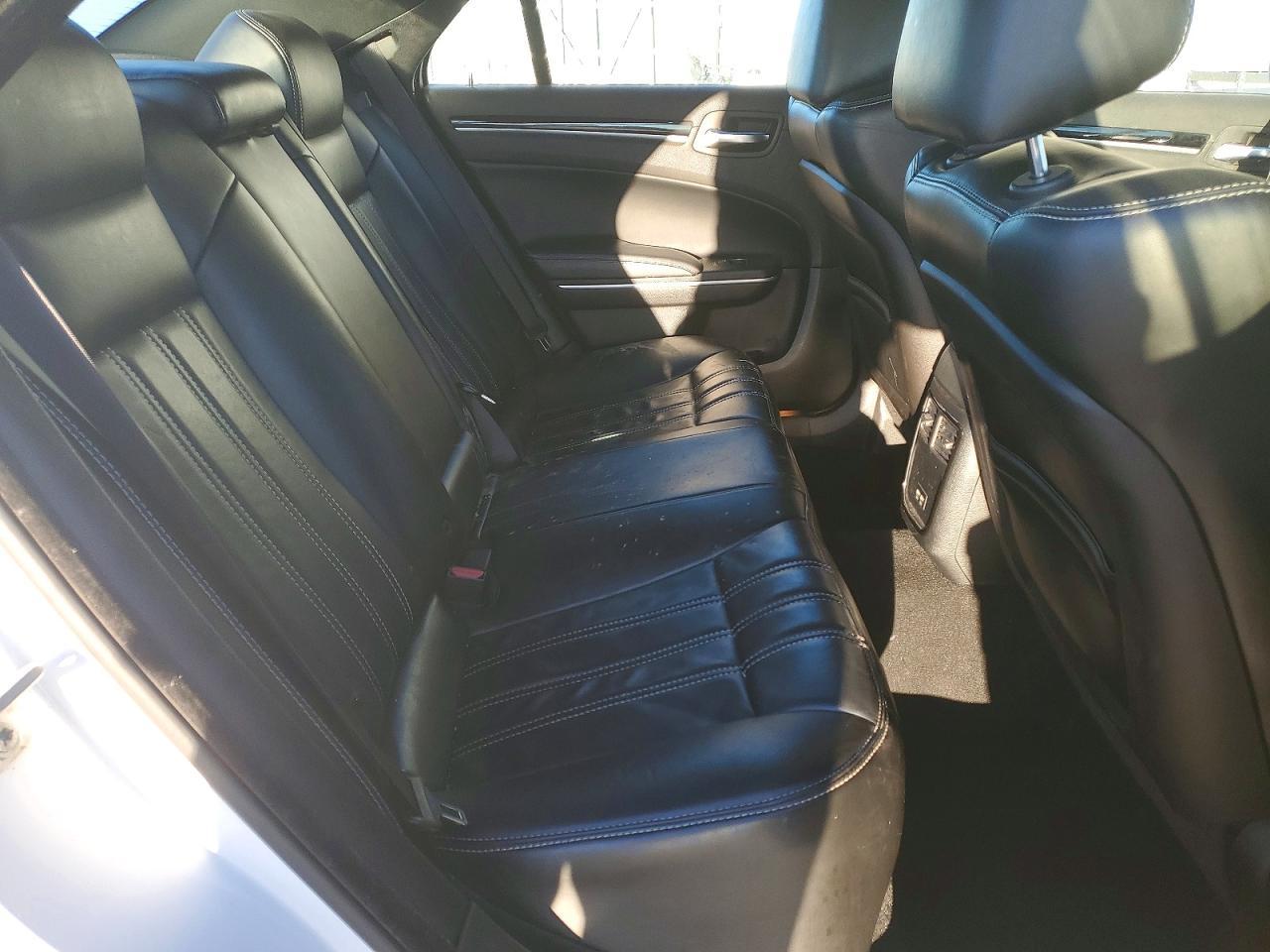 2019 Chrysler 300 s