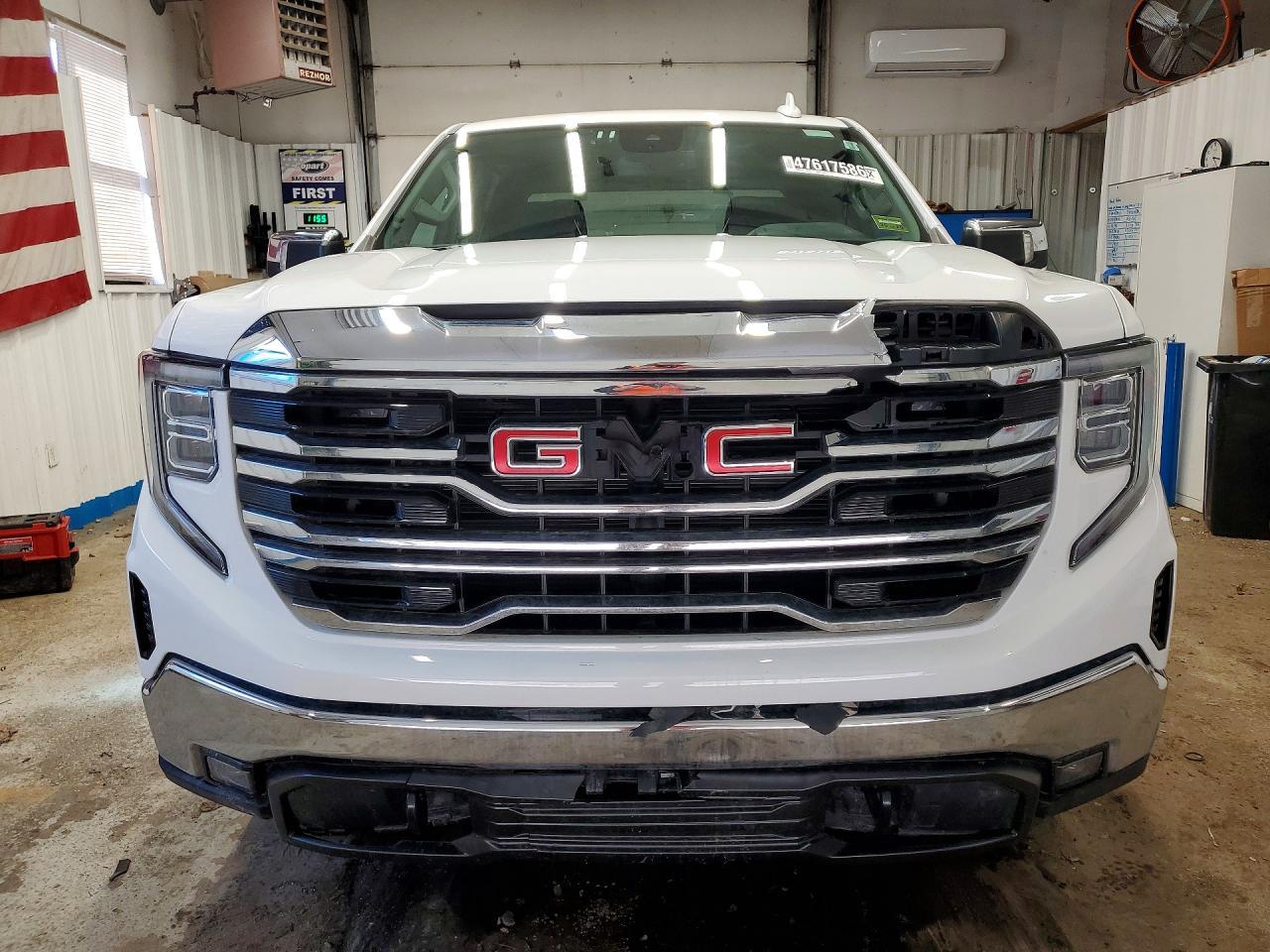 2025 GMC Sierra K1500 SLT