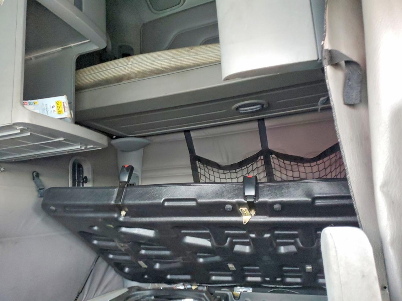 2007 Freightliner Columbia 120 Semi Truck