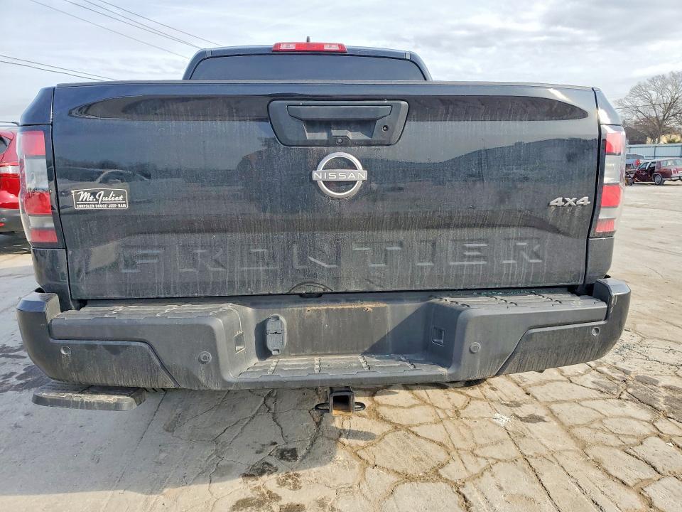 2022 Nissan Frontier s