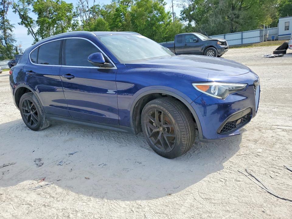 2018 Alfa Romeo Stelvio ti
