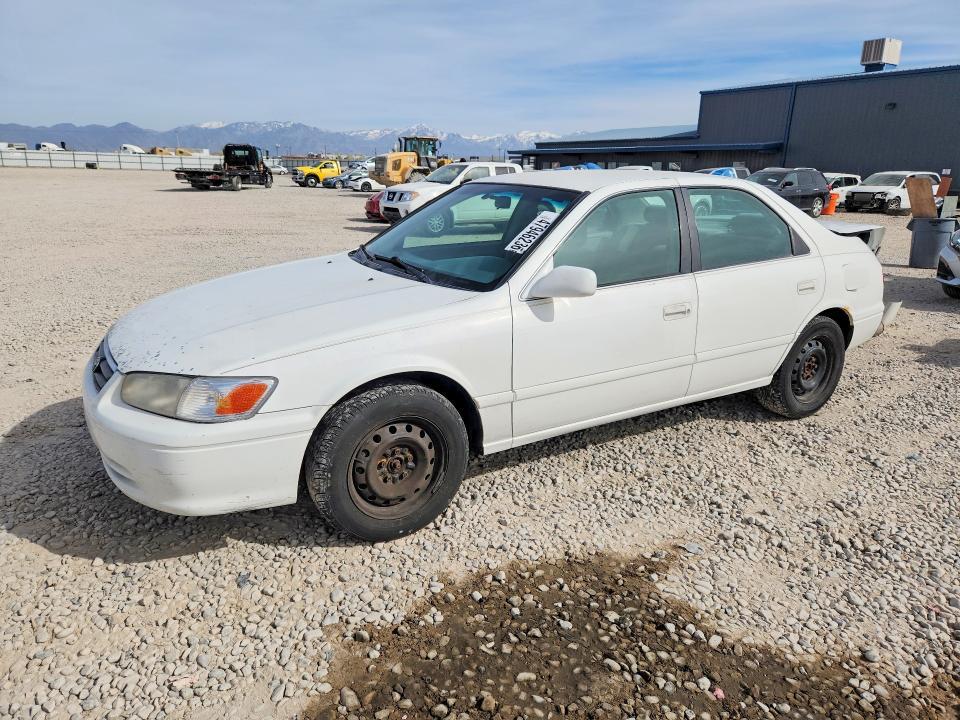 2000 Toyota Camry le