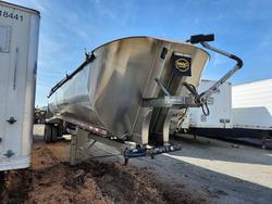Salvage cars for sale from Copart Cahokia Heights, IL: 2022 Mac Trailer Mfg 2022 MAC END Dump Trailer