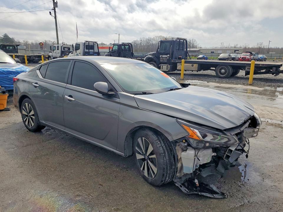 2022 Nissan Altima 2.5 sv