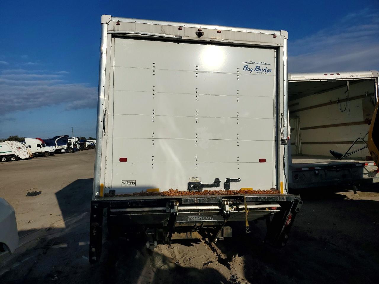 2022 GMC Savana BOX Truck