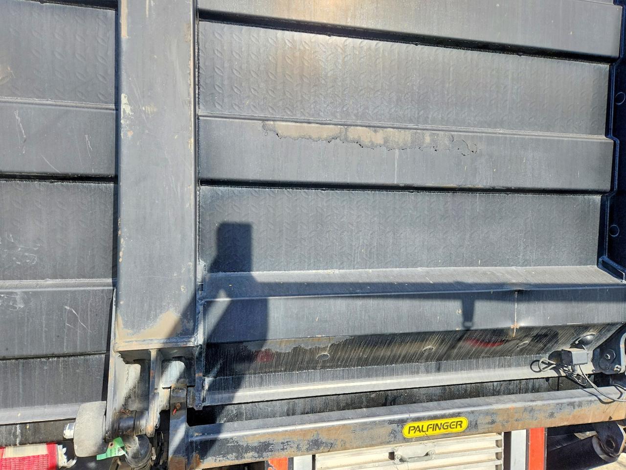 2015 Ford F650 Super Duty BOX Truck