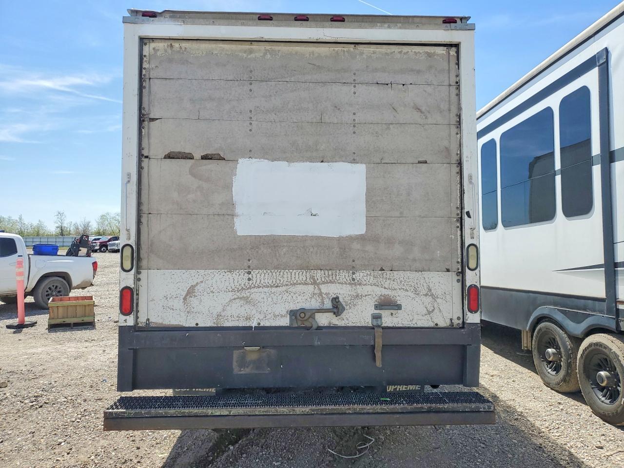 2013 Chevrolet Express BOX Truck