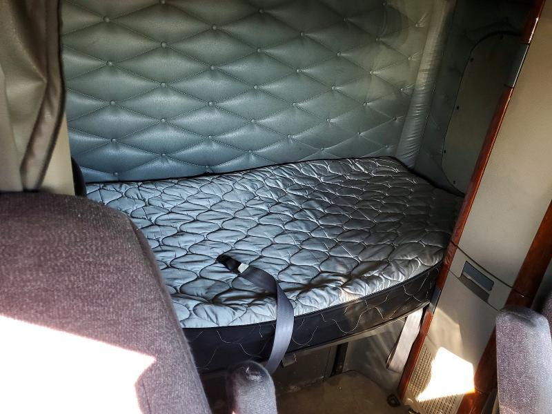 2017 Freightliner Cascadia 125
