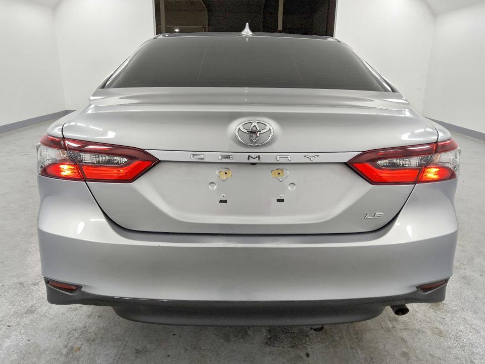 2021 Toyota Camry le