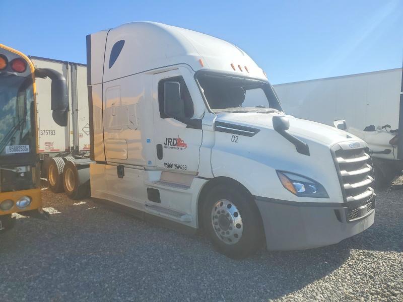 2022 Freigliner 2022 Freightliner Cascadia 126 Semi Truck