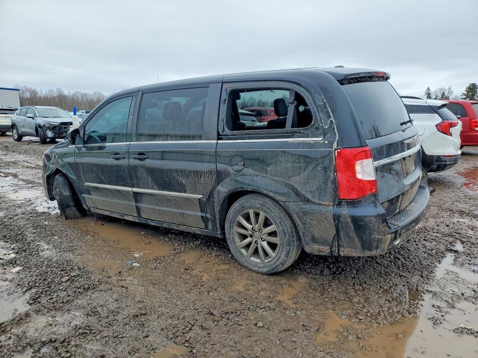 2015 Chrysler Town & Country s