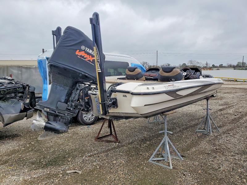 2011 Triton 1650 Boat