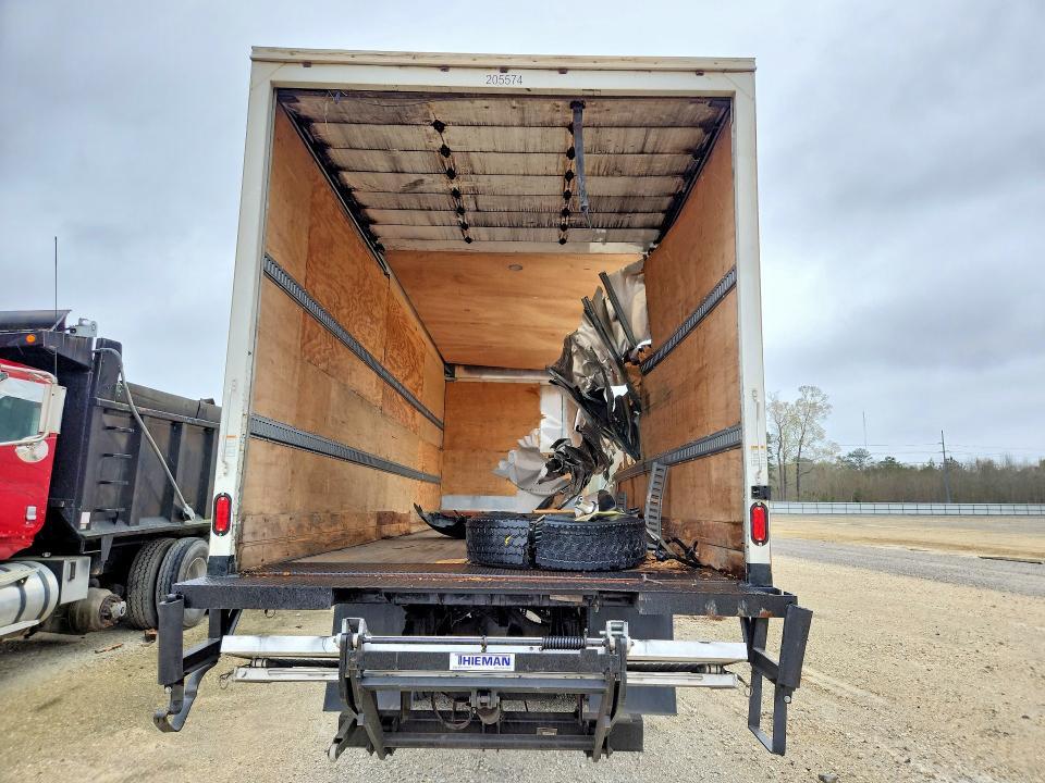 2019 Freightliner Business Class M2 BOX Truck