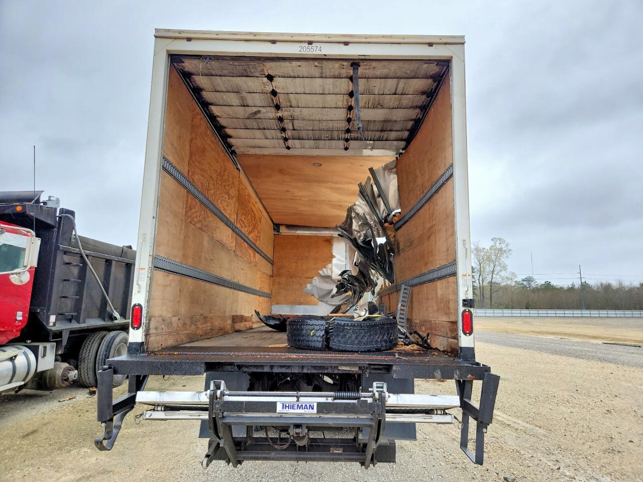 2019 Freightliner Business Class M2 BOX Truck