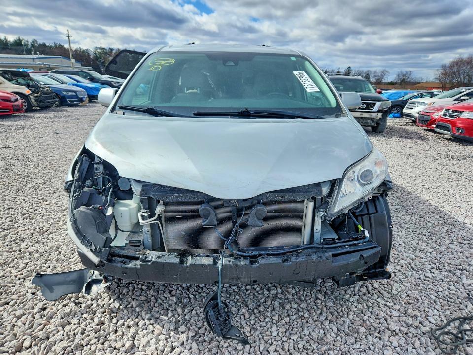 2019 Toyota Sienna xle 7-passenger