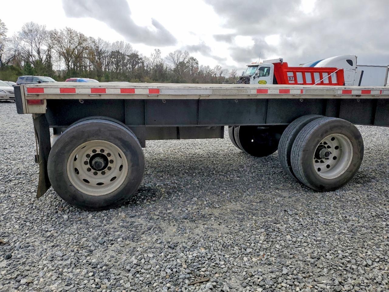 2002 Transcraft Flatbed Trailer