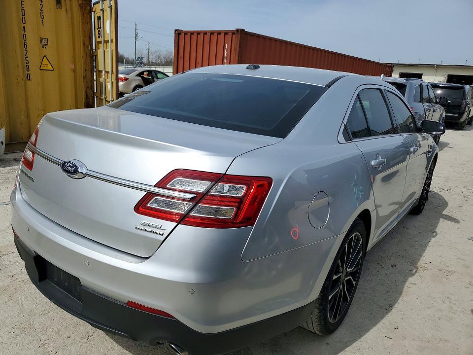 2018 Ford Taurus sel
