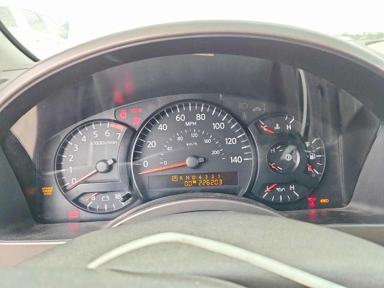 2004 Nissan Titan XE