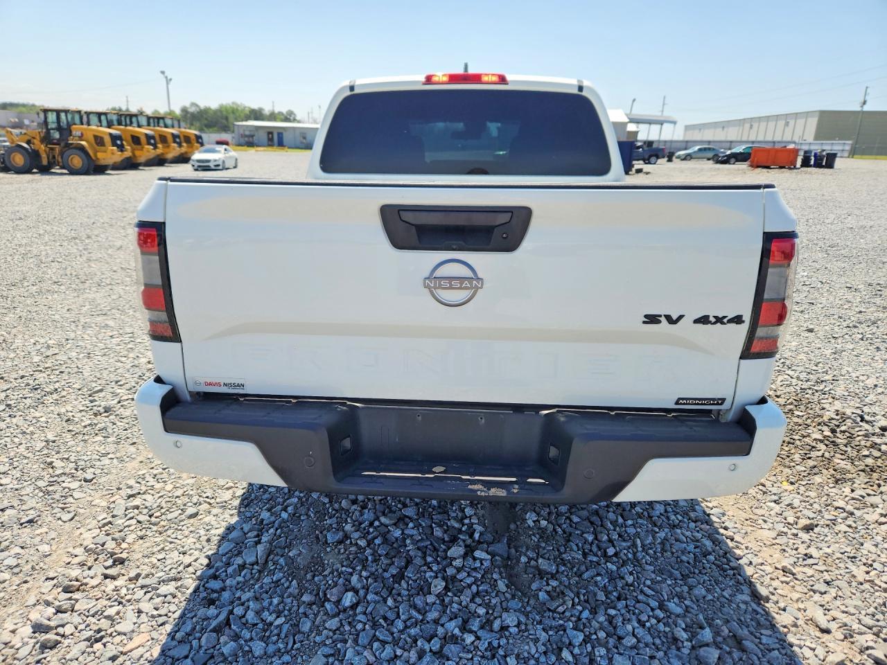 2023 Nissan Frontier SV