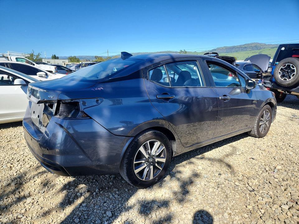 2021 Nissan Versa sv