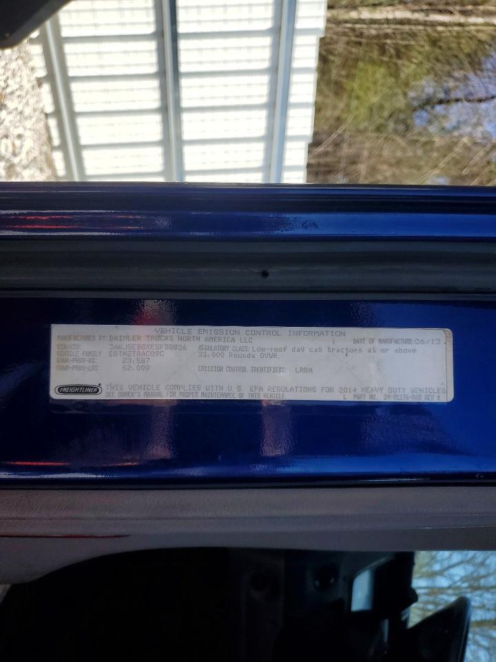 2014 Freightliner Cascadia Semi Truck