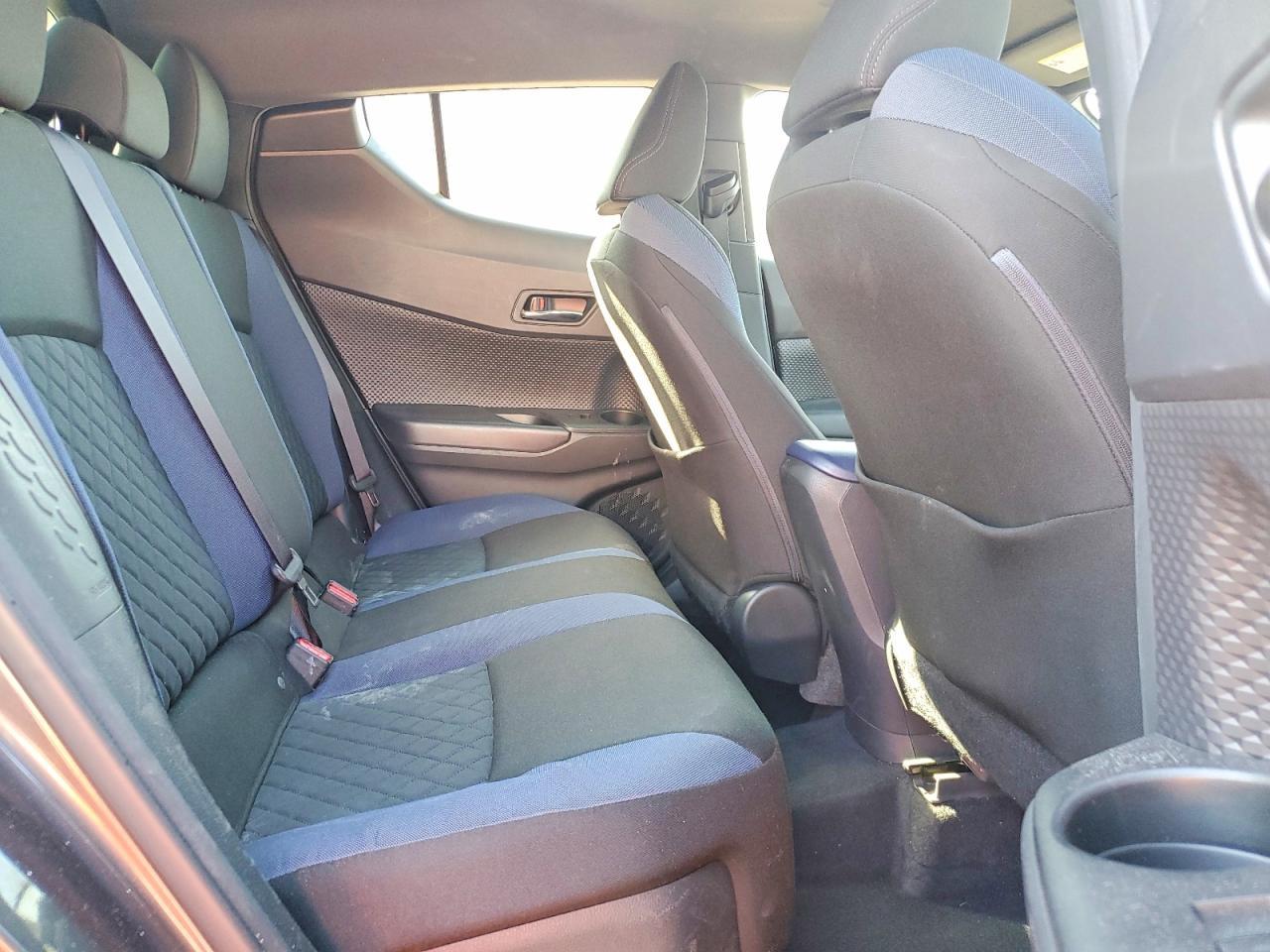 2020 Toyota C-hr xle