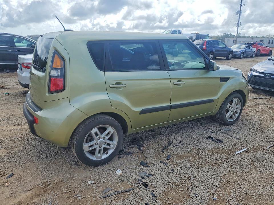2011 KIA Soul +