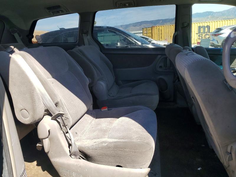 2006 Toyota Sienna le 7 Passenger