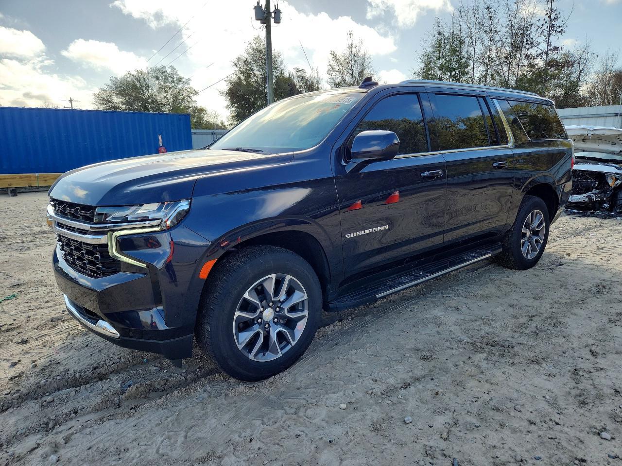 2023 Chevrolet Suburban C1500 ls