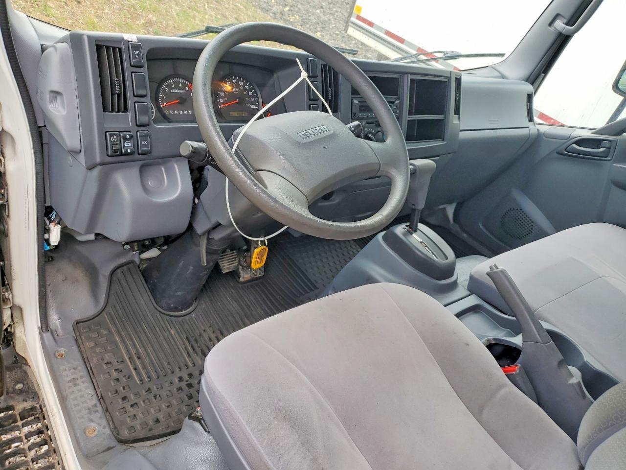 2018 Isuzu NPR HD BOX Truck