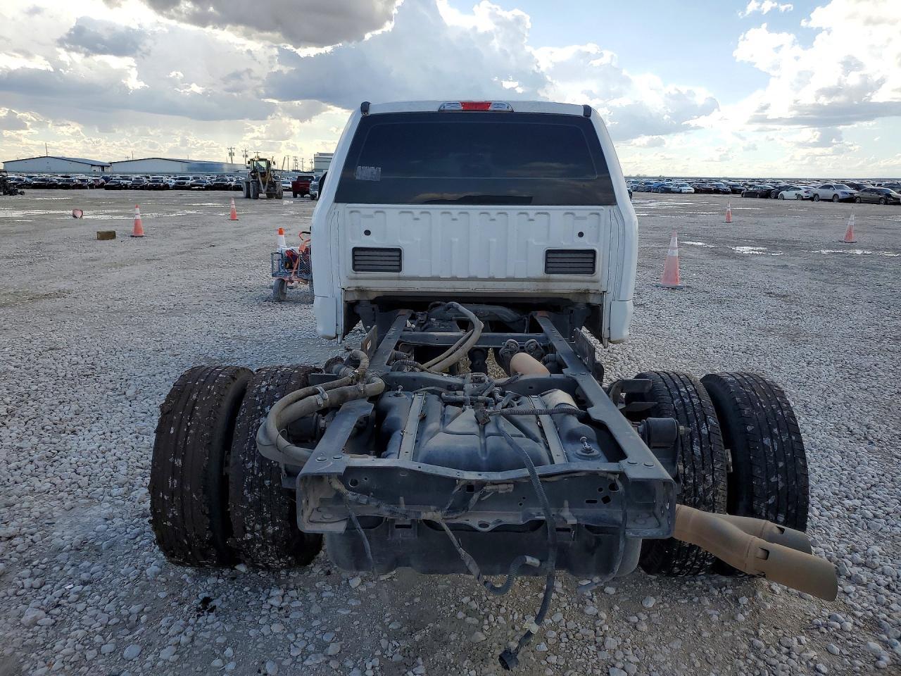 2019 Ford F350 Super Duty Truck Cab AND Chassis