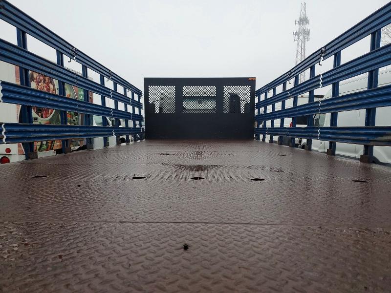 2017 Isuzu NRR Flatbed Truck