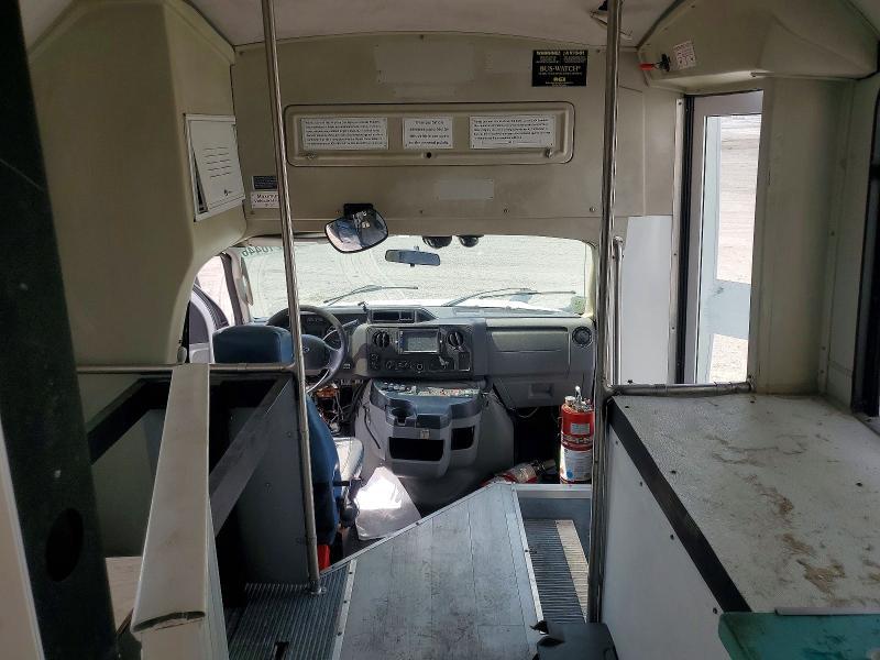 2015 Ford Econoline E450 Super Duty Cutaway van