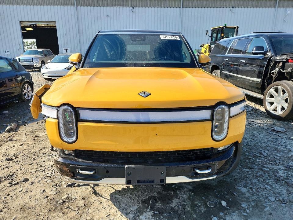 2023 Rivian R1S Adventure