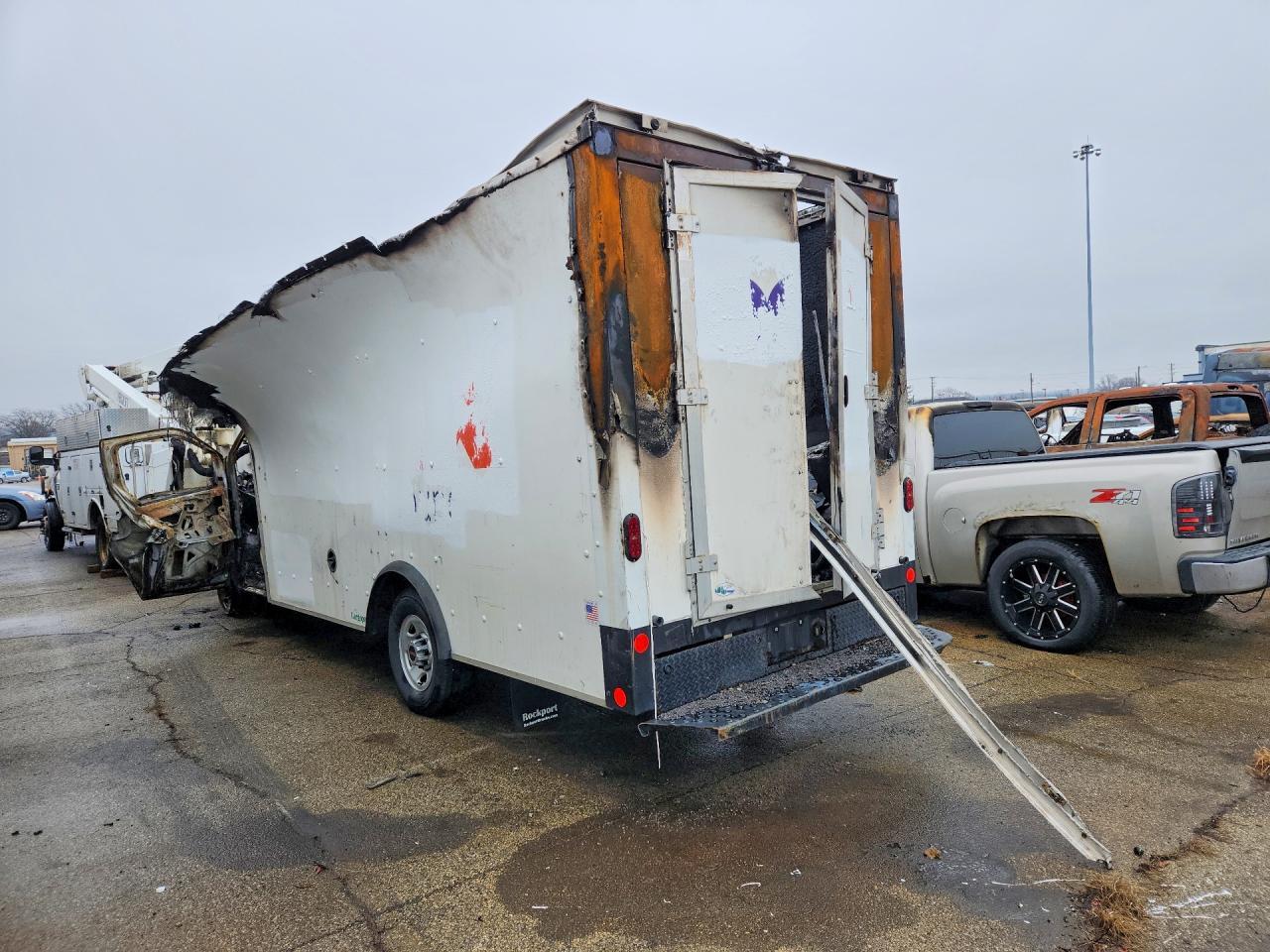 2020 GMC Savana BOX Truck