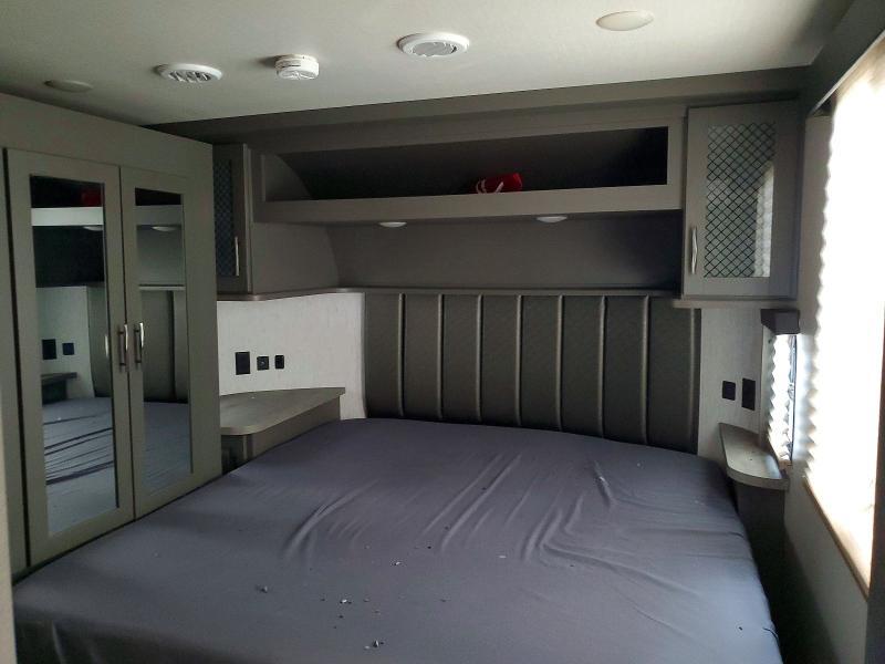 2021 Momentum 2021 Grand Design Momentum Camper