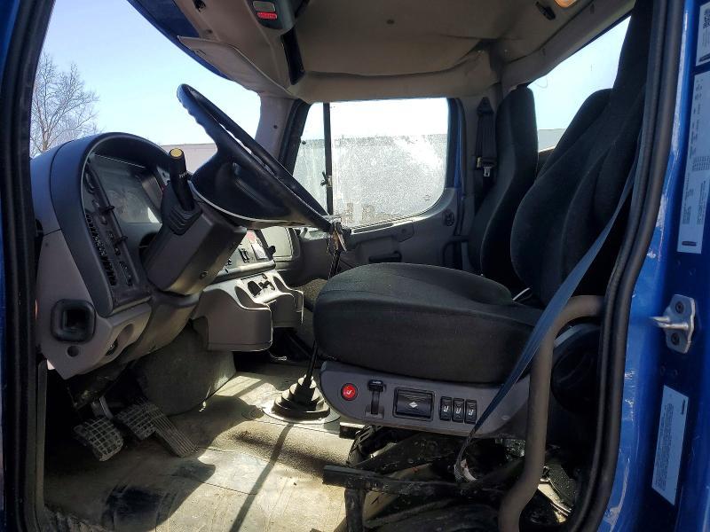 2019 Freigliner 2019 Freightliner Business Class M2 Truck Cab AND