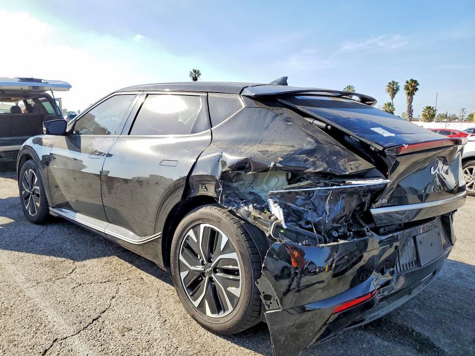 2022 KIA EV6 Wind