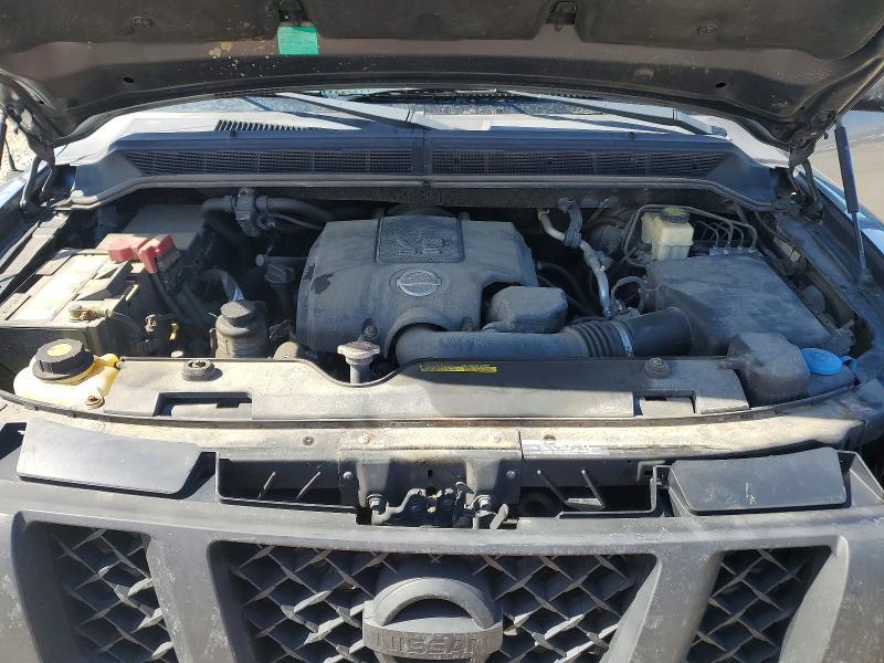 2015 Nissan Titan SV