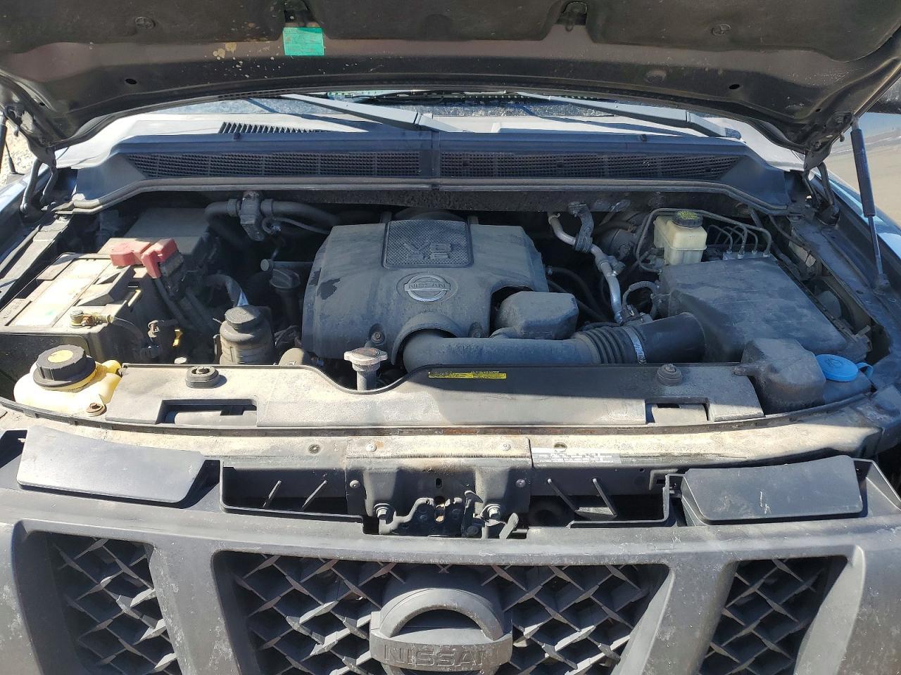 2015 Nissan Titan SV