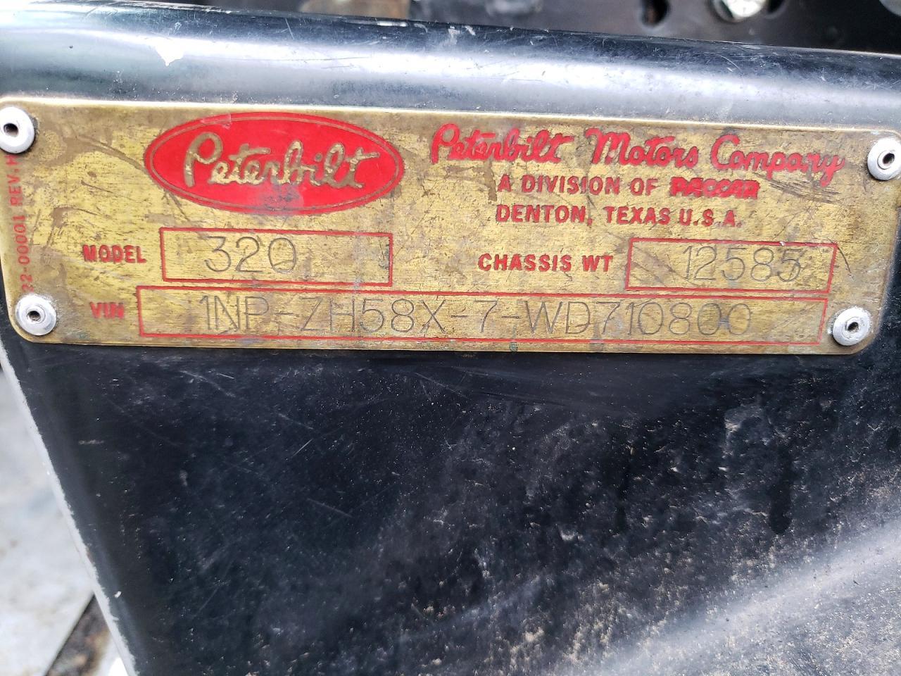 1998 Peterbilt 320