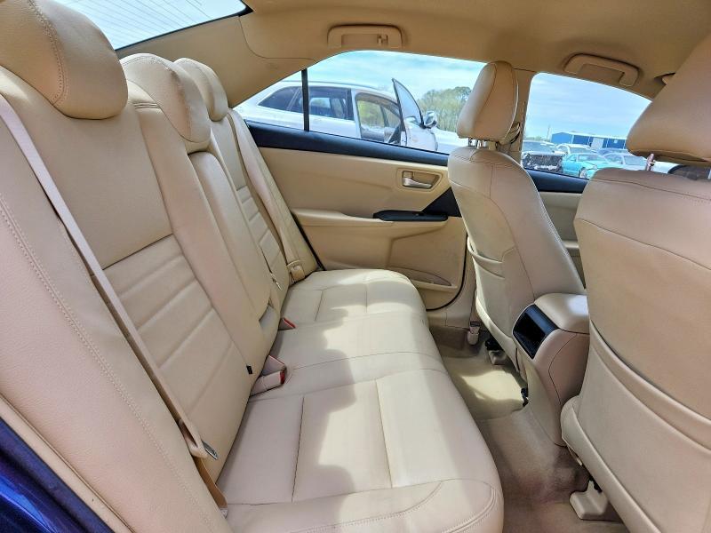 2016 Toyota Camry le