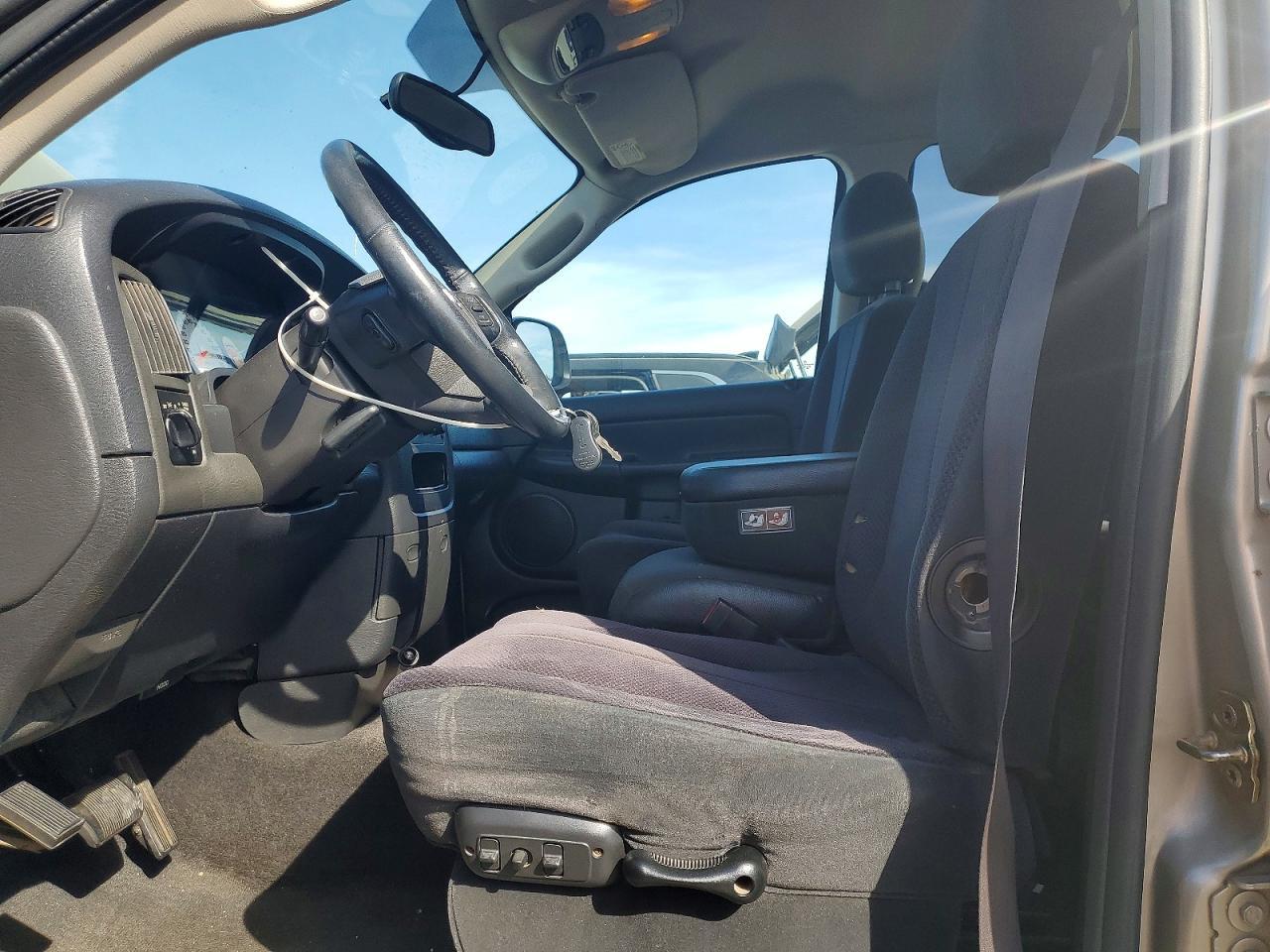 2004 Dodge RAM 1500 ST