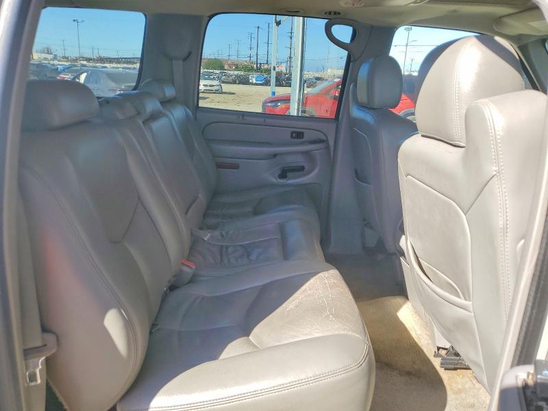 2004 Chevrolet Suburban C1500