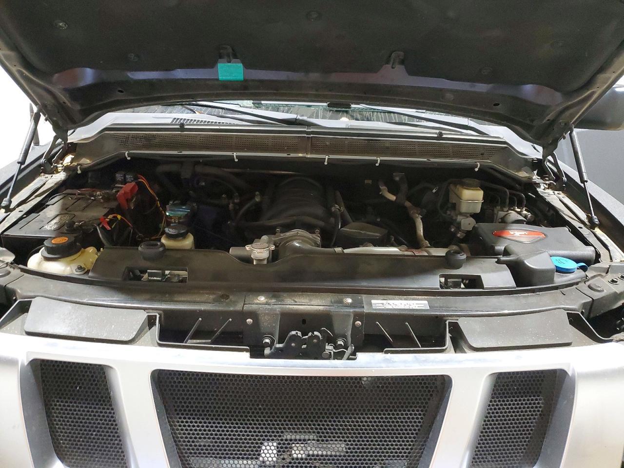 2013 Nissan Titan SV